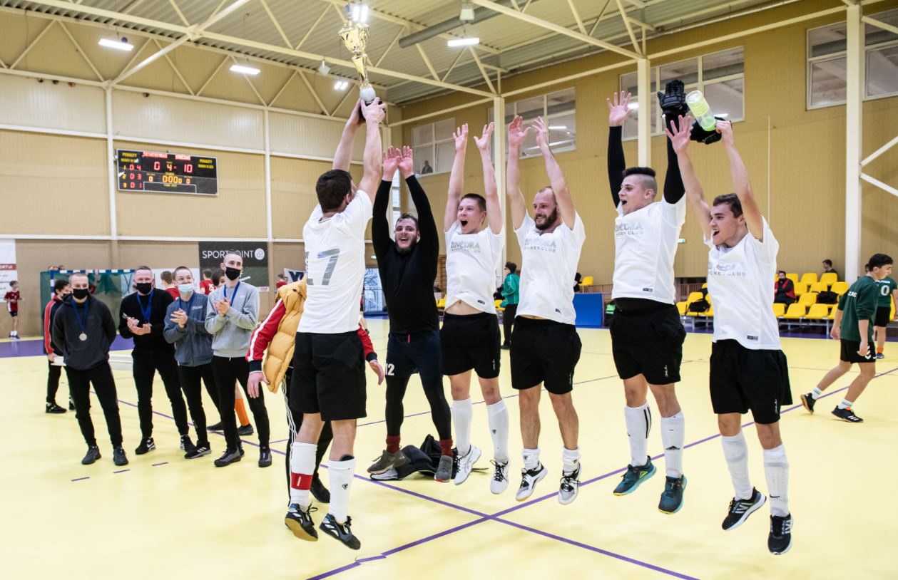 2021 11 22 19 59 25 Vilniaus miesto antrasis vyrų uždarų patalpų žolės riedulio čempionatas Sporta